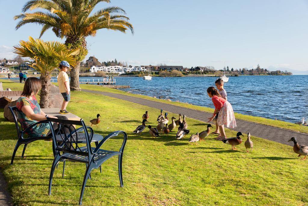 Oasis Beach Motel Taupo Ngoại thất bức ảnh