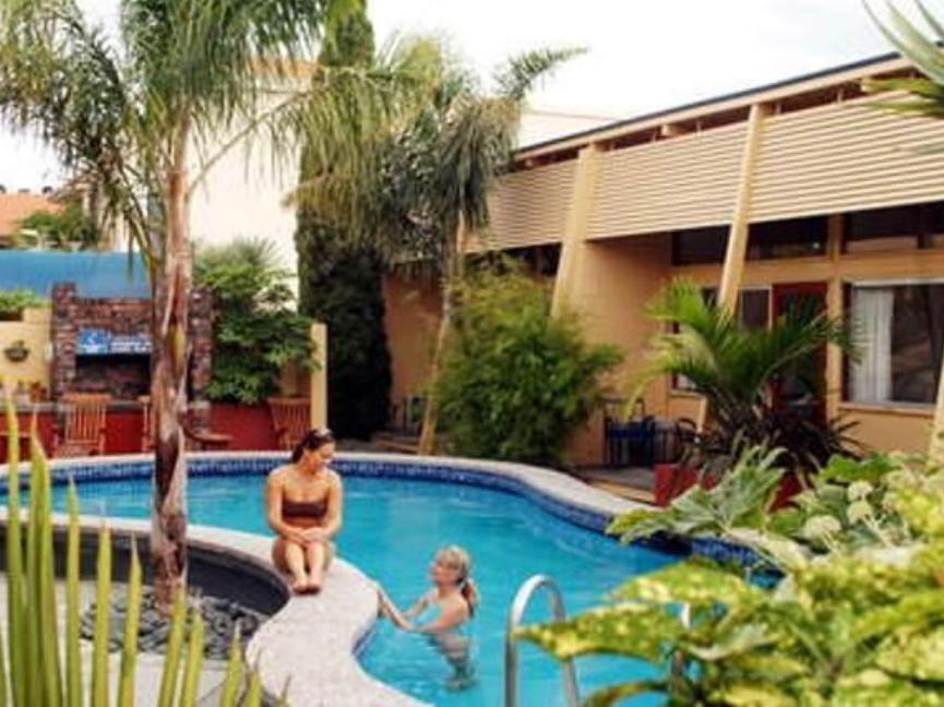 Oasis Beach Motel Taupo Ngoại thất bức ảnh