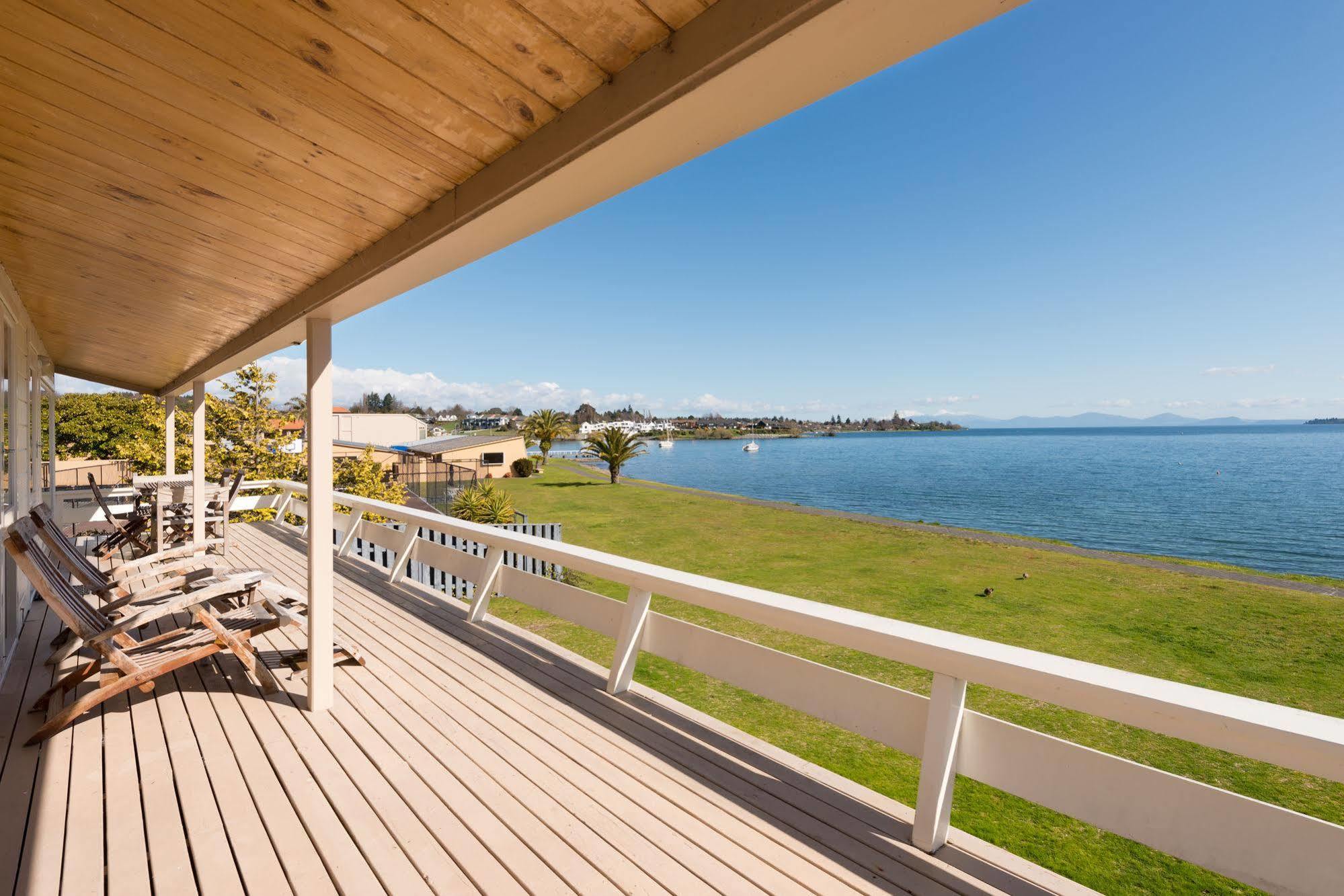 Oasis Beach Motel Taupo Ngoại thất bức ảnh