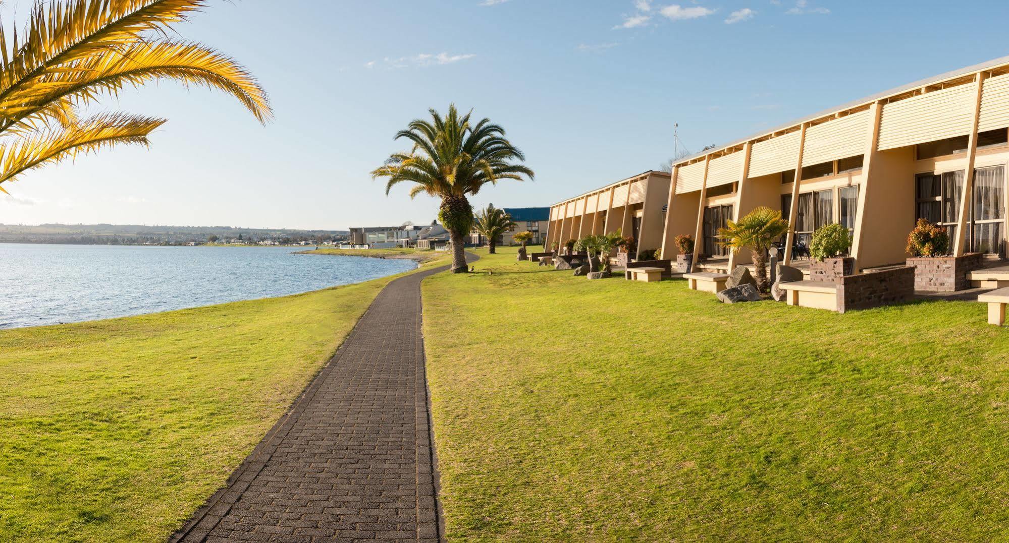 Oasis Beach Motel Taupo Ngoại thất bức ảnh