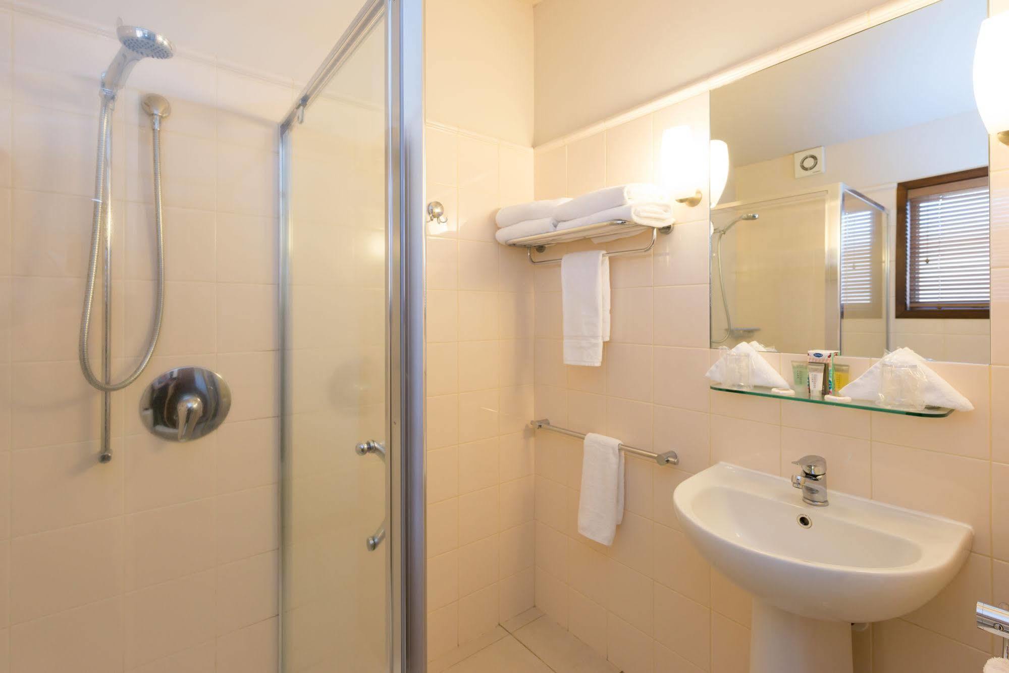 Oasis Beach Motel Taupo Ngoại thất bức ảnh