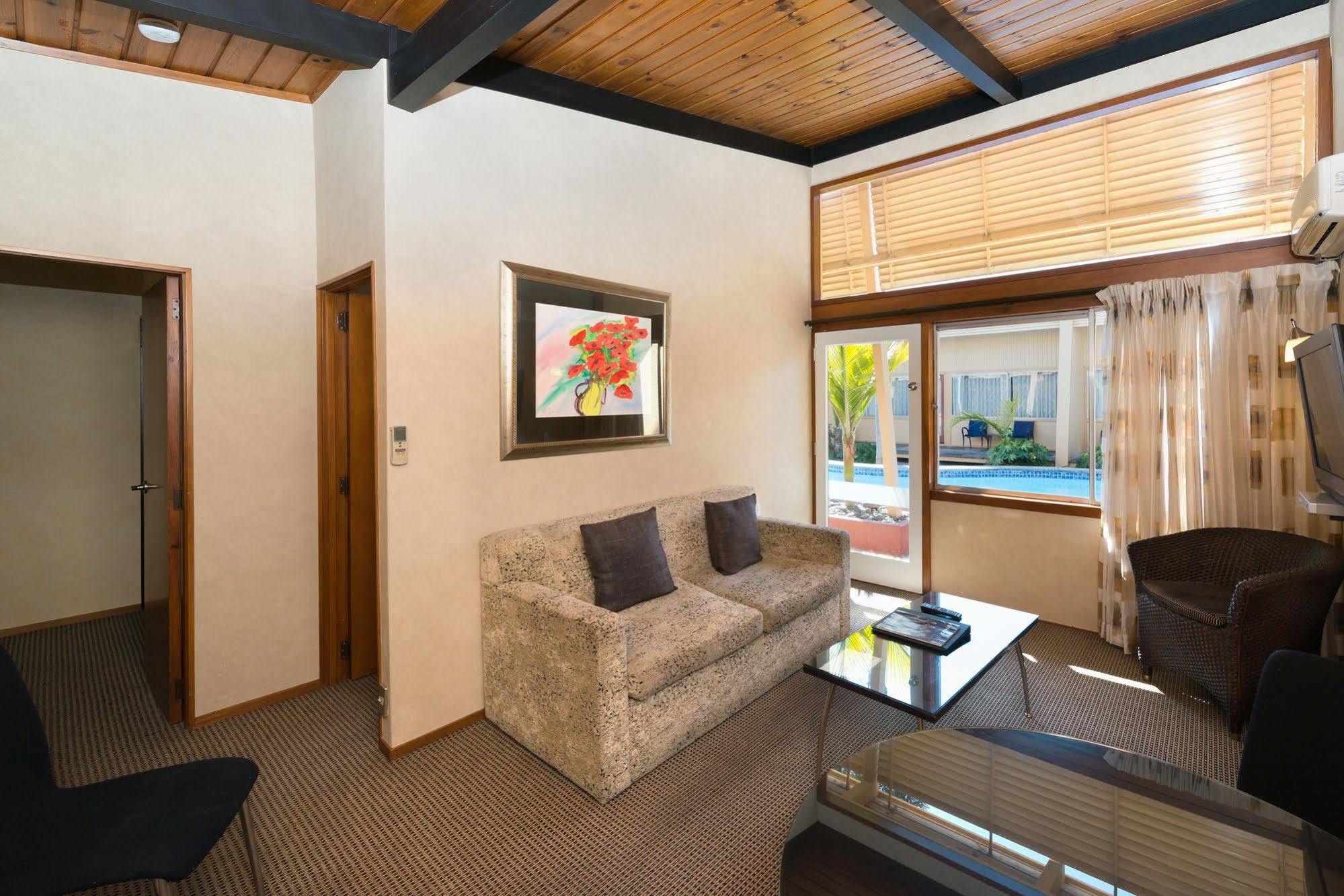 Oasis Beach Motel Taupo Ngoại thất bức ảnh